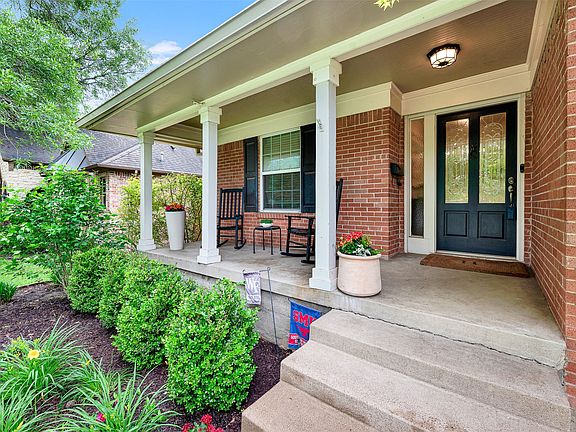3rd image of 9634 Shoreview Rd