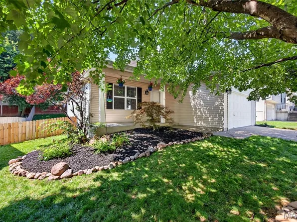 1281 Harvest Ridge Dr, Saint Charles, MO 63303