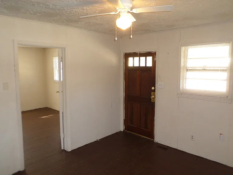 535 Arkwright Dr — Photo 3