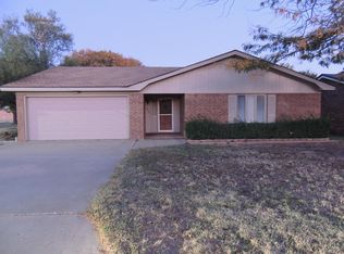 2500 S Farwell Ave, Littlefield, TX 79339