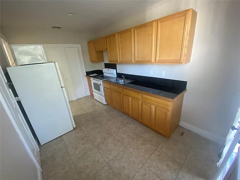 1120 Webster St #4 — Photo 3