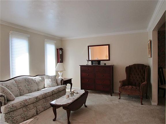 2nd image of 115 Edenboro Dr