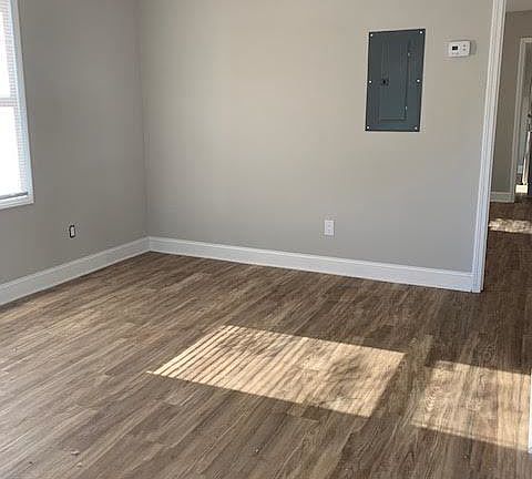 2nd image of 403 Deck St #A
