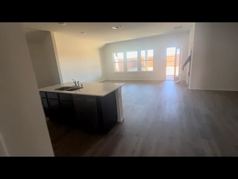 1214 Grand View Dr — Photo 1