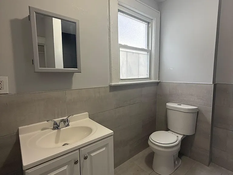 898 S 20th St #2F — Photo 3