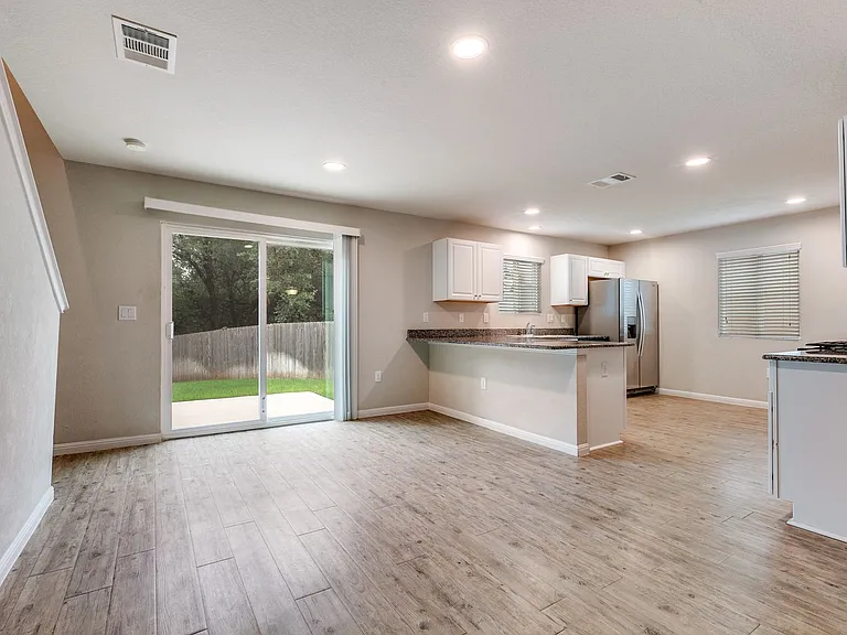 10302 Relic Oaks — Photo 7