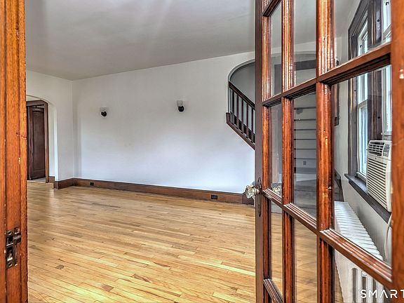 4th image of 125 Glenridge Road East