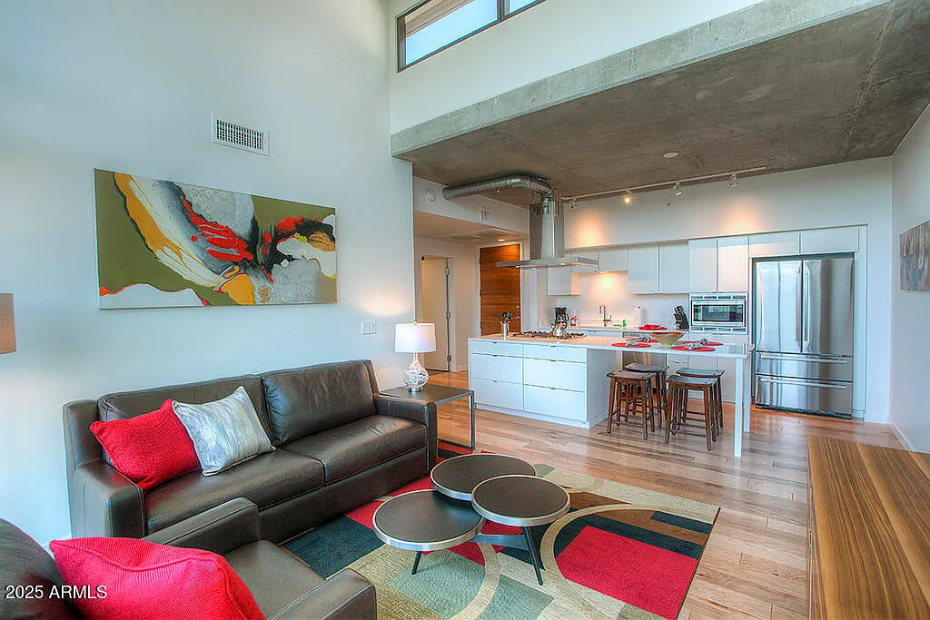 1 bed, 1.0 bath, 745 sqft, $3,200 — Photo 2