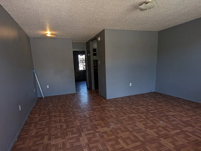 4747 Annette St — Photo 3