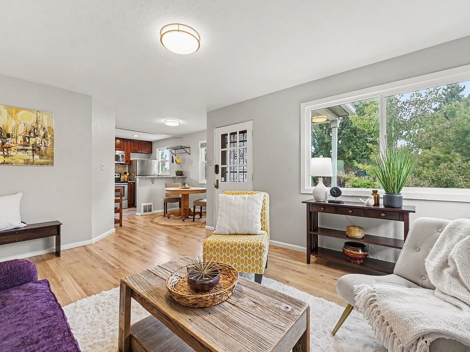 3 bed, 1142 sqft, $2,600 — Photo 3