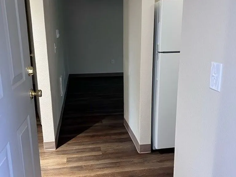 154-Sandy Dr Apts — Photo 33