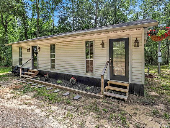 3rd image of 136 Barentine Rd