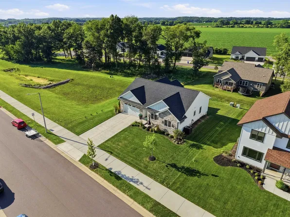 413 Gunderson Dr, Portage, WI 53901