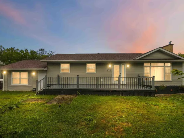 32 Tamarack Cir, Lower Sackville, NS B4C 1E3