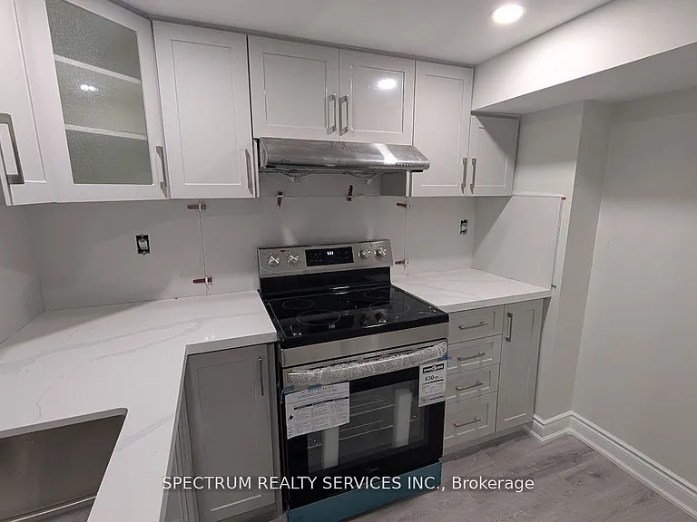 1525 Cranberry Cres #BASEMENT — Photo 2