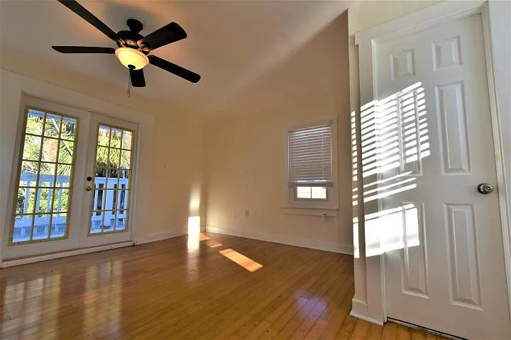 1 bed, 1.5 bath, 700 sqft, $1,700 — Photo 3