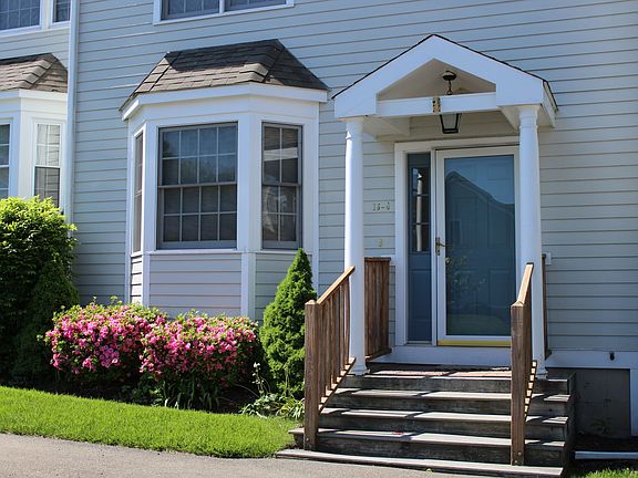 2nd image of 16 Saint Andrews Cir Unit 4