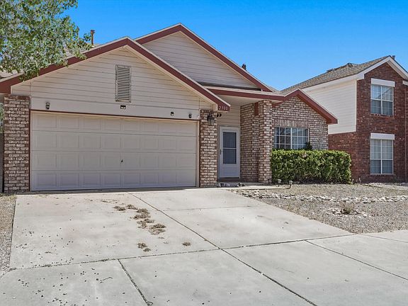 3rd image of 2300 Sunstone Dr NW