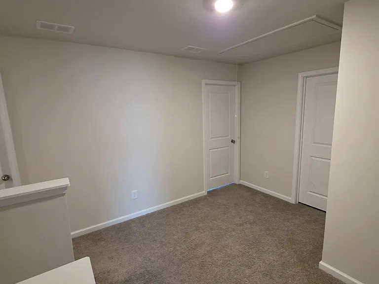 239 Londonshire Dr — Photo 31