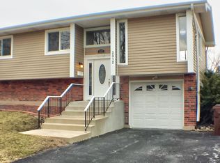 3312 Fountainbleau Dr, Hazel Crest, IL 60429