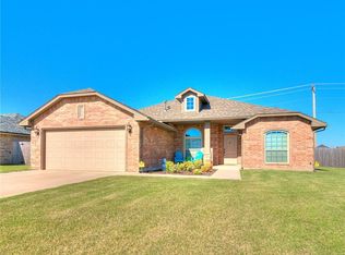 1201 Macalpine St, Moore, OK 73160