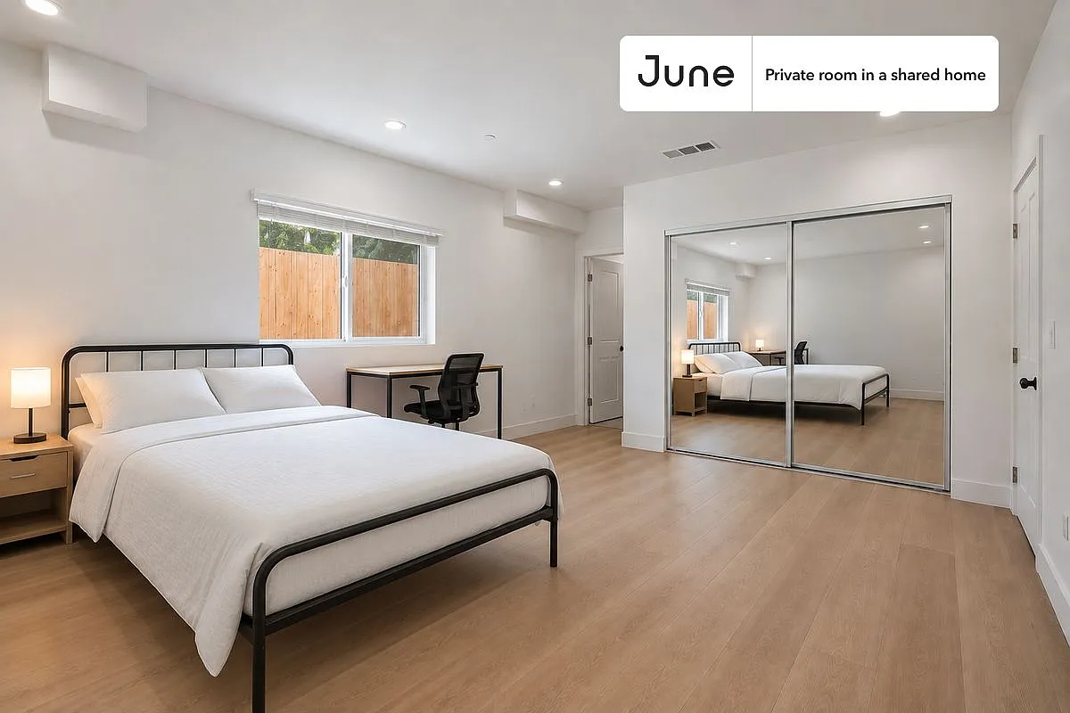 1321 N June St — Photo 1