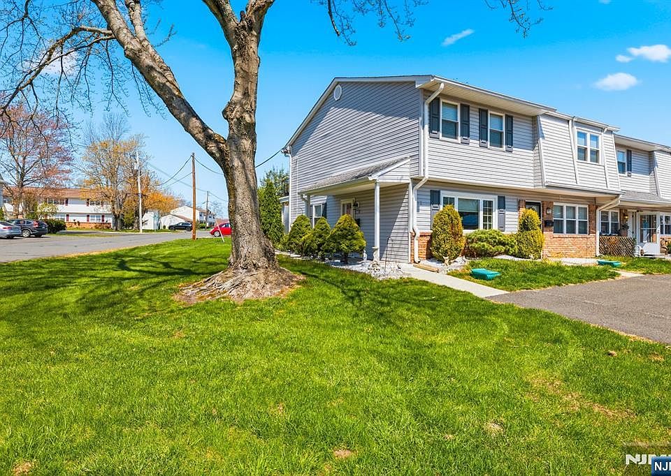1st image of 52 Galewood Dr #52