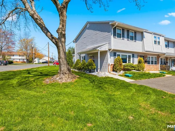 52 Galewood Dr #52, Matawan, NJ 07747