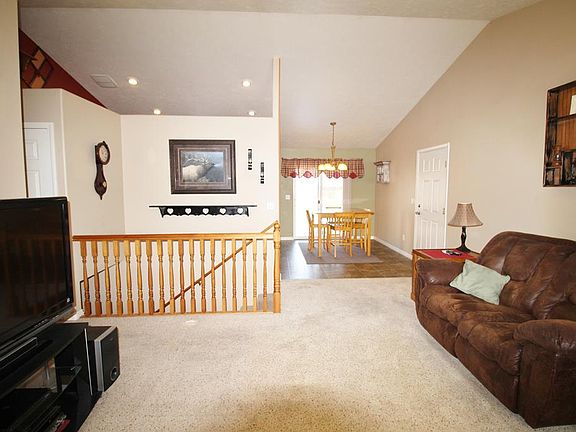 4th image of 3335 E Pinnacle Dr