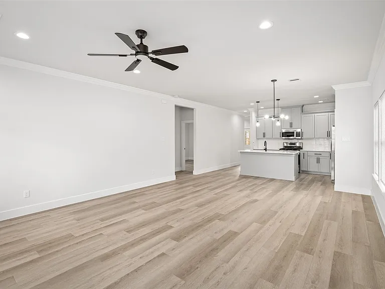 8056 Meadowbrook Dr — Photo 6