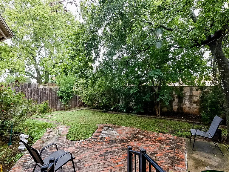 11608 Spicewood Pkwy #1 — Photo 32