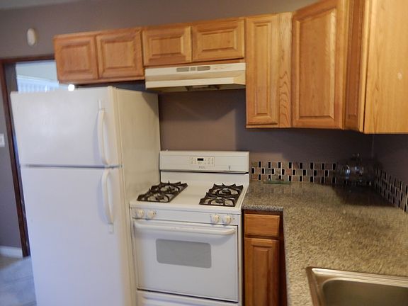 2nd image of 731 W Hyde Park Blvd APT 4