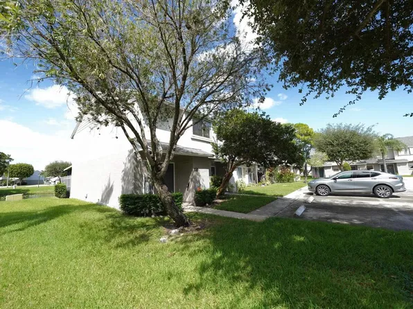 4306 Inlet Cir, Greenacres, FL 33463