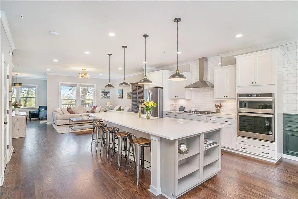 4 bed, 5.0 bath, 2448 sqft, $4,500 — Photo 4