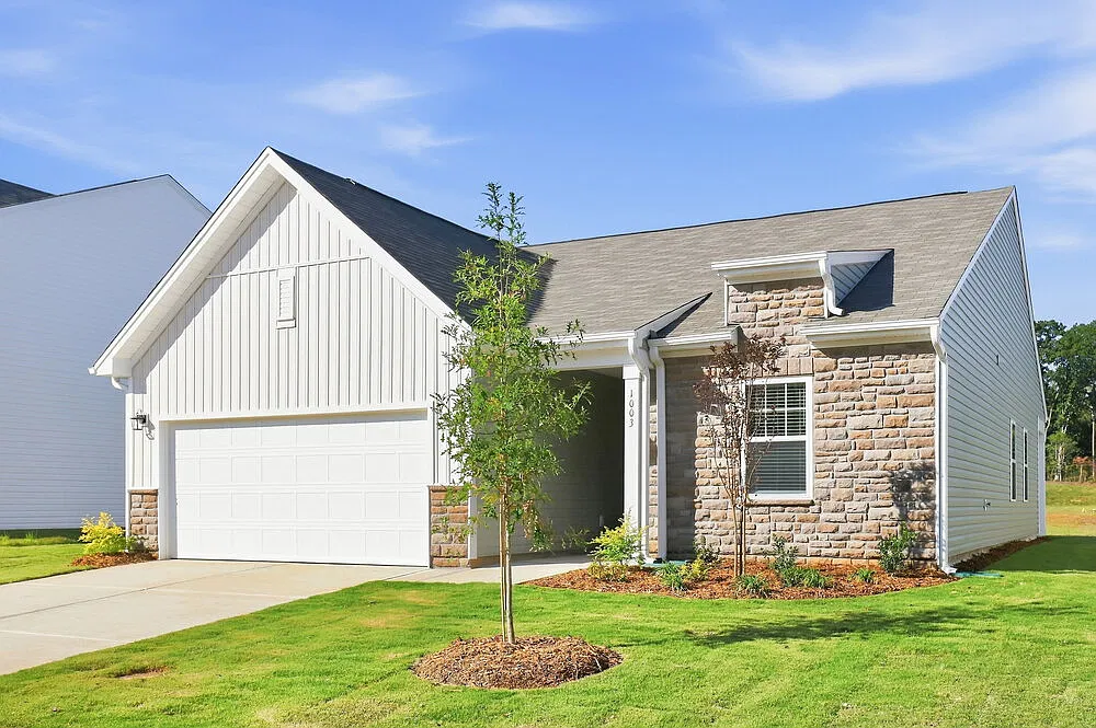 4 bed, 2.0 bath, 1721 sqft, $2,040 — Photo 3