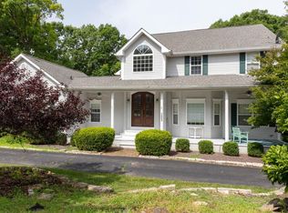 1803 Wild Horse Creek Rd, Chesterfield, MO 63005