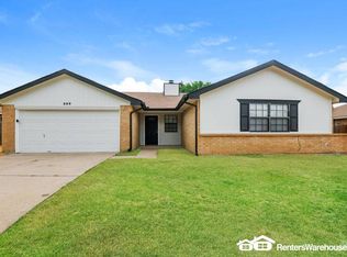 209 Grand Meadow Dr, Fort Worth, TX 76108