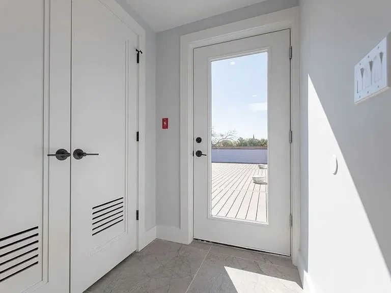 61 Belmont Ave #2 — Photo 32