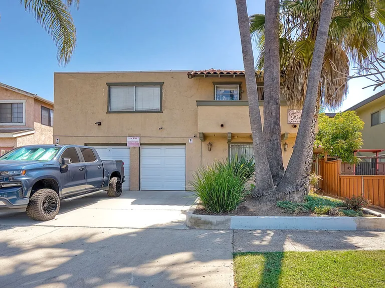 4075 Marlborough Ave — Photo 3