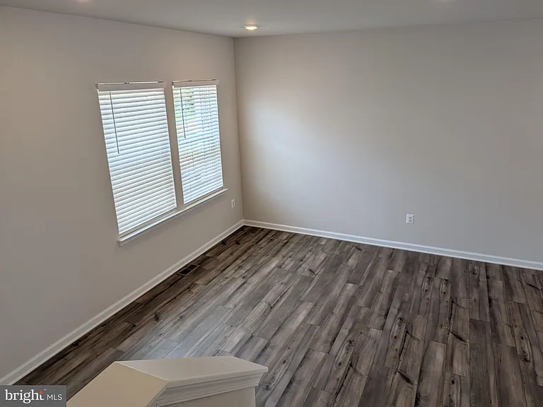 266 Swan Ave — Photo 7