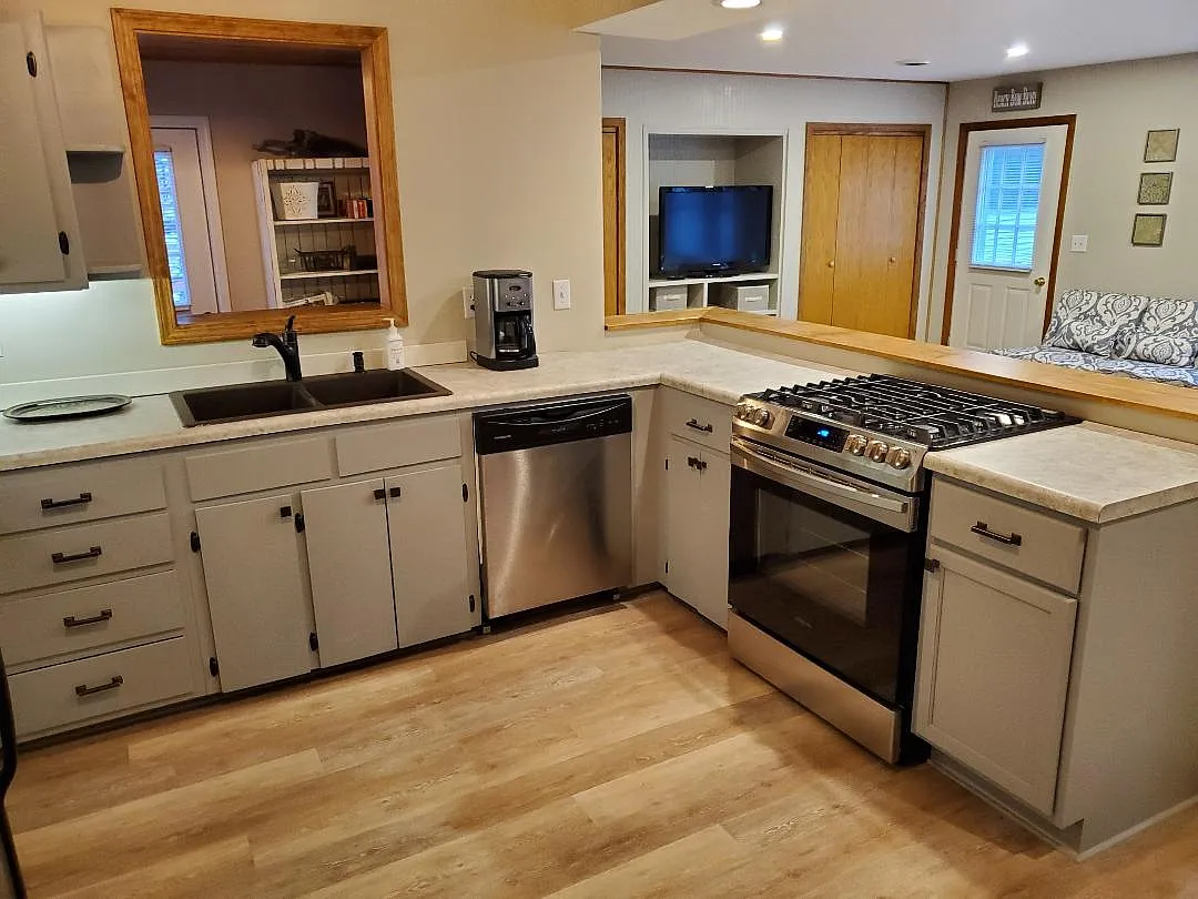 3 bed, 1100 sqft, $2,000 — Photo 4