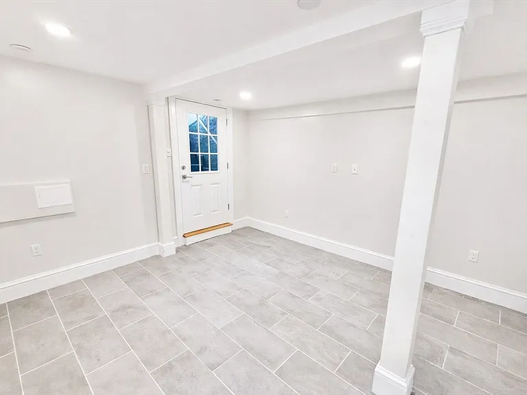 35 Foster St #A — Photo 12
