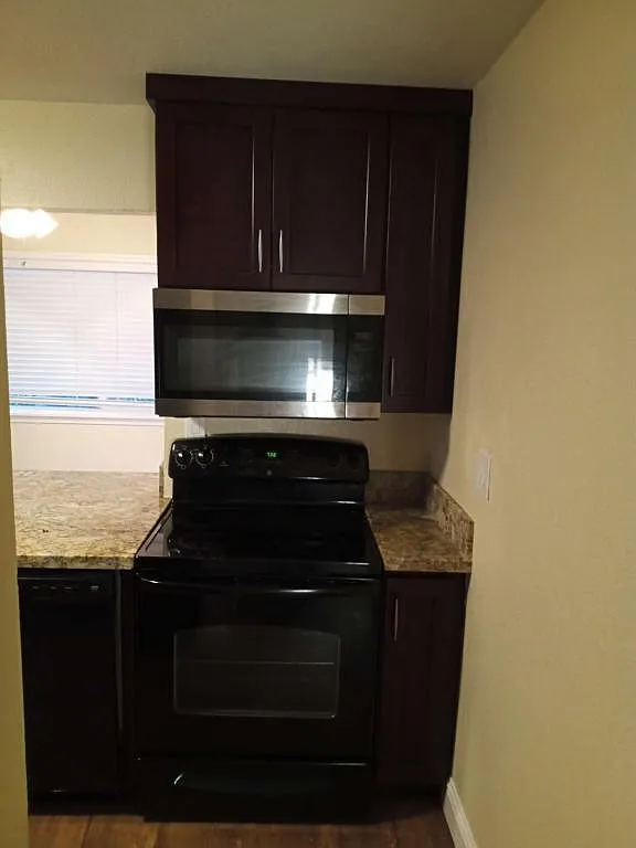 2 bed, 765 sqft, $1,495 — Photo 4