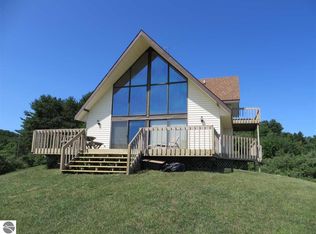 10752 E Hilltop Rd, Suttons Bay, MI 49682