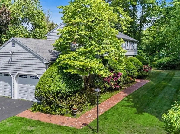 1 Bridle Path Rd, Andover, MA 01810