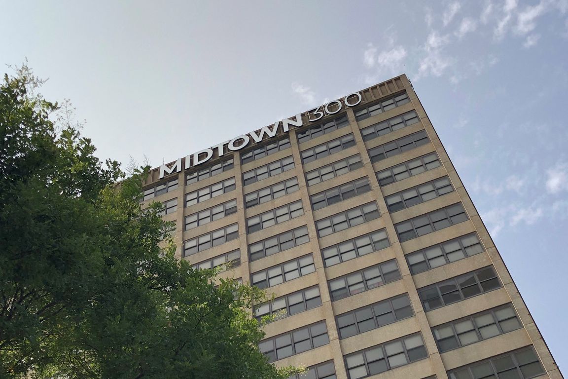 Midtown 300 Exterior