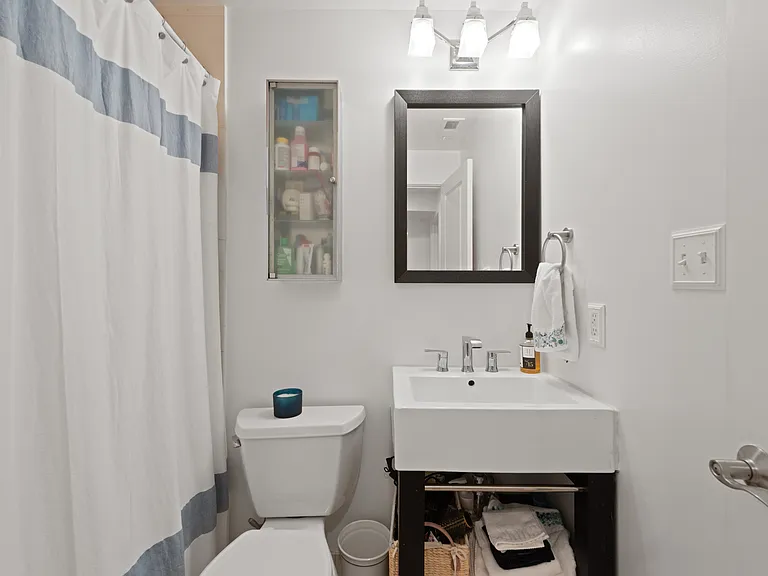 424 E Capitol St NE #3 — Photo 15