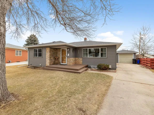 220 Stanley Ct, Rapid City, SD 57702
