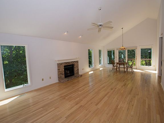 5th image of 51330 Windsor Manor Ct