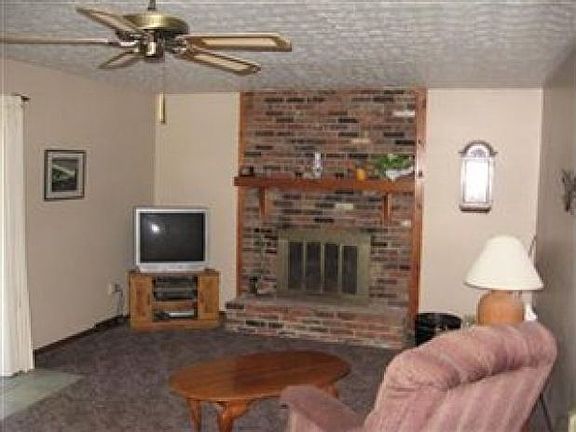 2nd image of 8896 Crow Dr